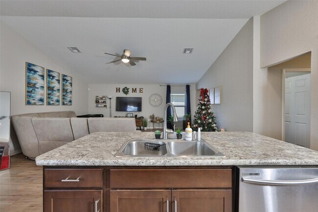 Building Photo - 252 Cascara Ln