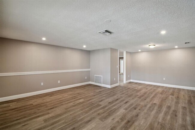 Building Photo - 7721 Heather St