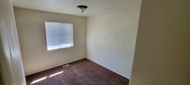 Building Photo - 1634 Northfield Rd