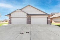 Building Photo - 13625 Hunters View St