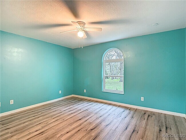 Building Photo - 884 W Massachusetts St