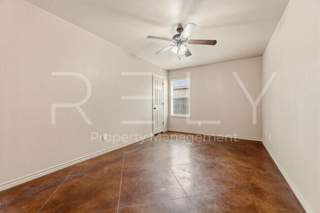 Building Photo - PM1-TEMP603 W Karey Dr