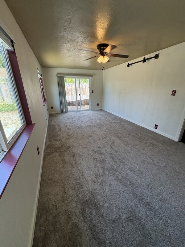 Building Photo - 7631 Adrian Dr