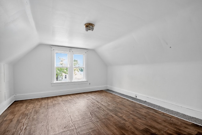 Building Photo - 2210 W Wiswall St