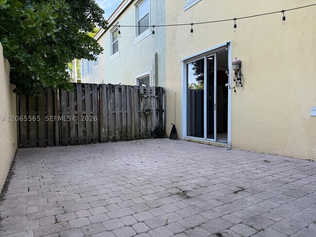 Building Photo - 4017 SW 149th Ct