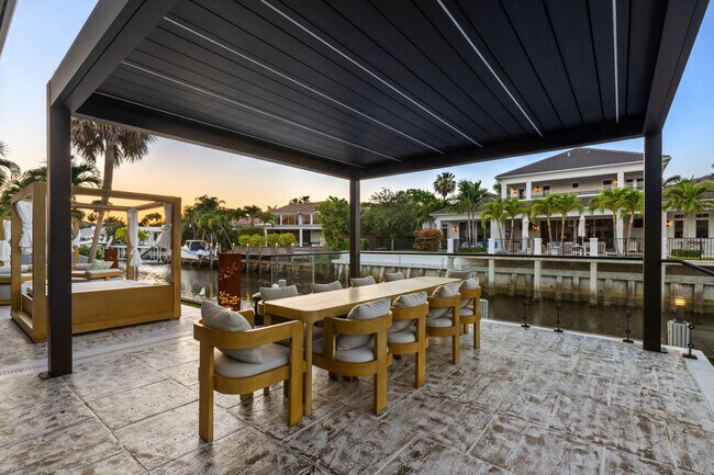 Building Photo - 839 NE Bay Isle Dr