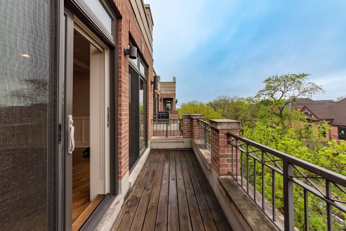 Building Photo - 4021 S Ellis Ave