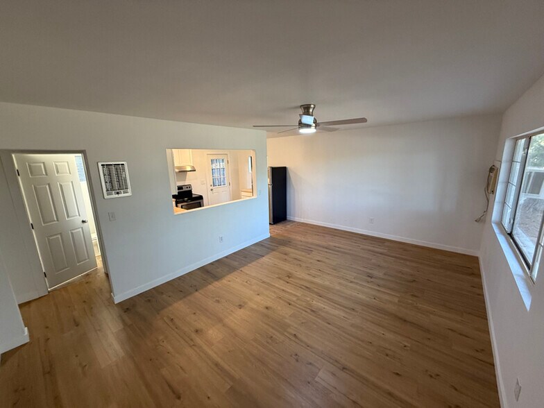 Building Photo - 1373 Real Way Ln