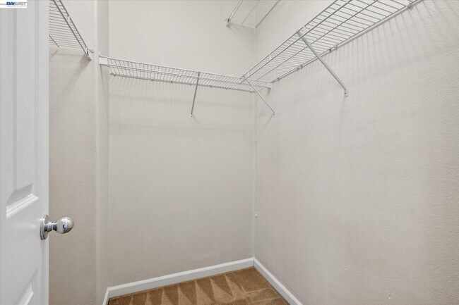 Building Photo - 244 Balsam St