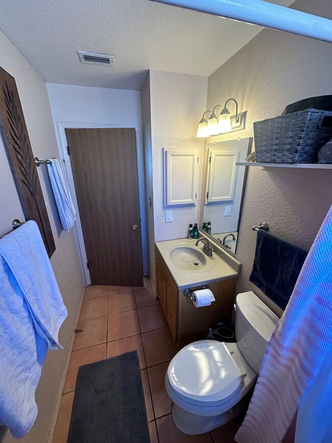 Building Photo - RIO RANCHO-VISTA HILLS