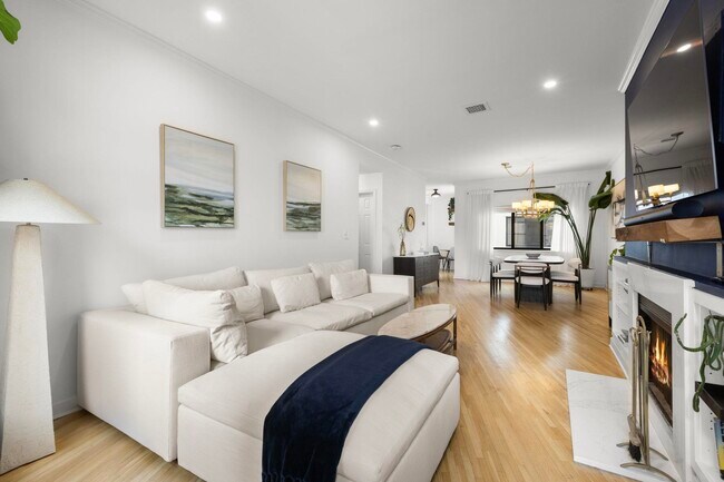 Building Photo - 1021 Grand St