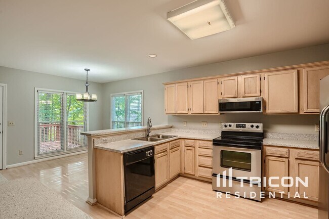 Building Photo - 7067 Brook Side Landing