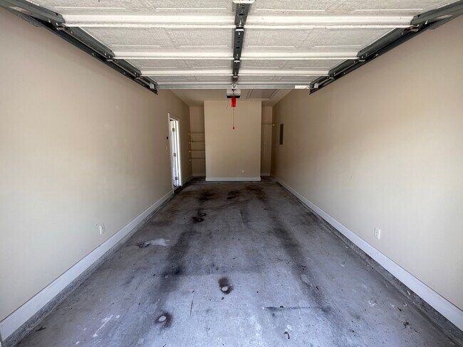 Building Photo - 12341 Pine View Ln