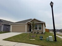 Building Photo - 835 Ginkgo Wy