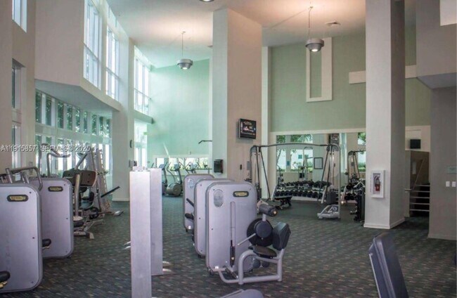 Building Photo - 1900 N Bayshore Dr