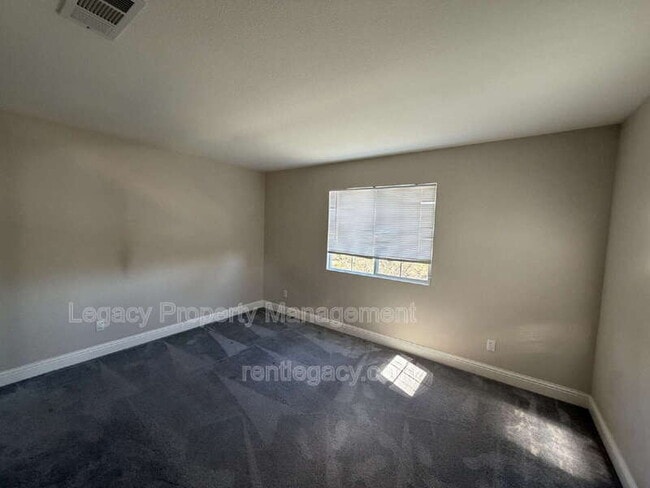 Building Photo - 4010 Hiller Ln