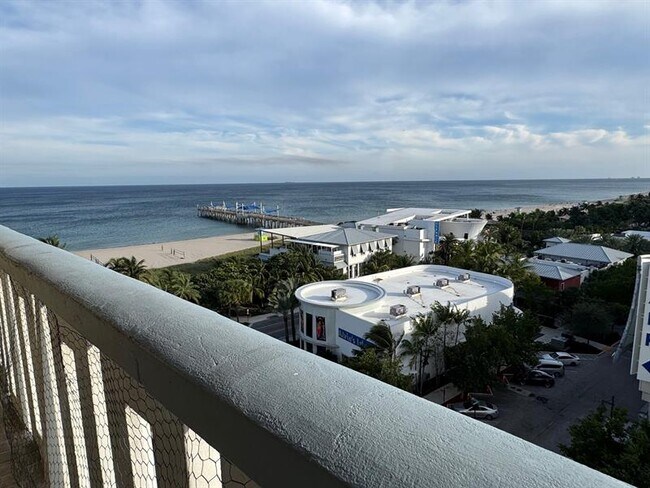 Building Photo - 305 N Pompano Beach Blvd