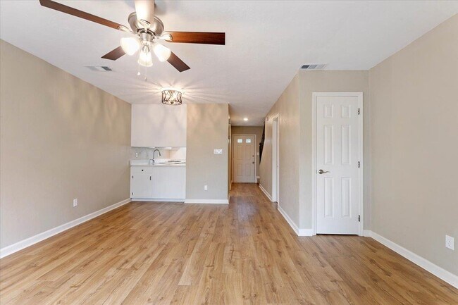 Building Photo - 1573 Jacks Dr