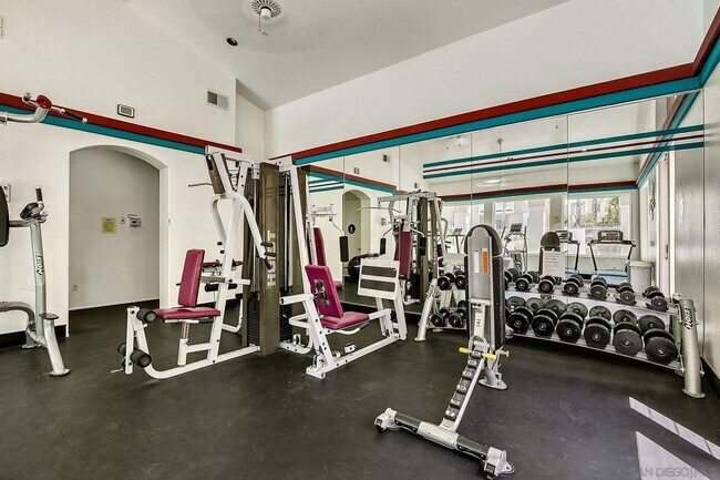 Building Photo - Beautiful Rancho San Diego Condo!
