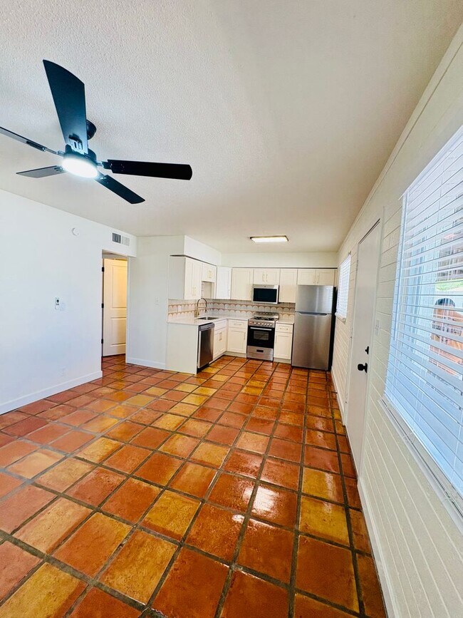 Building Photo - 817 S Melody Ln