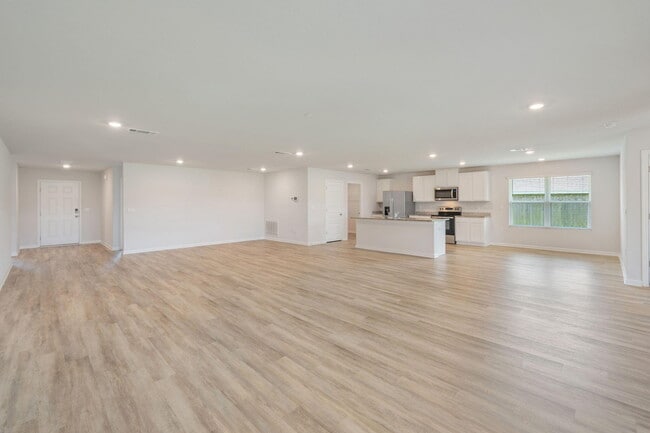 Building Photo - 5092 Gaineswood Dr