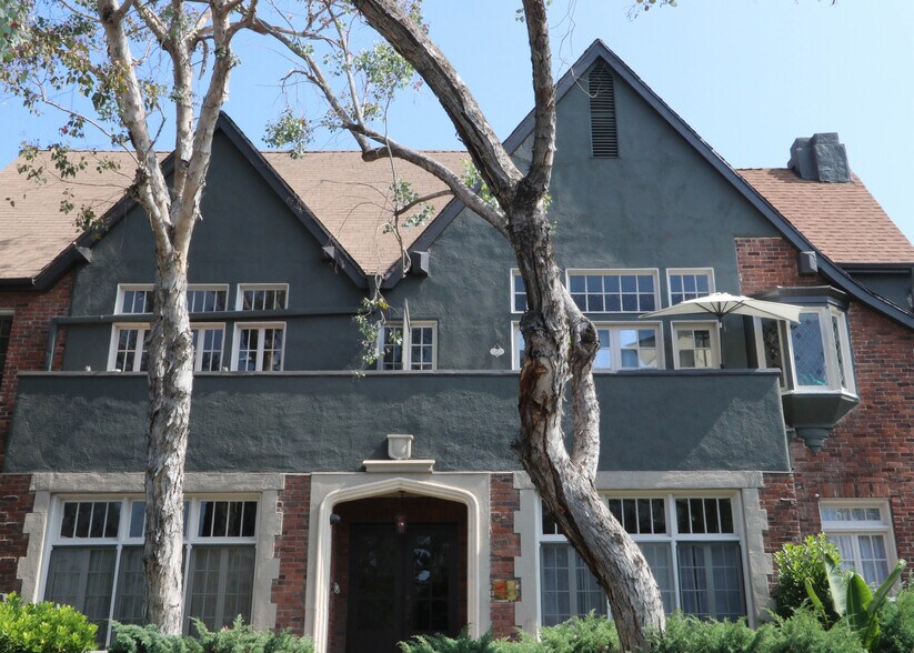 Building Photo - 4451 Clarissa Ave