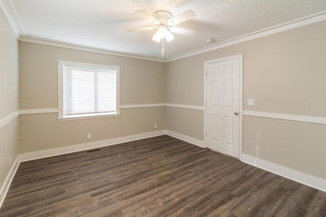 Building Photo - 207 Central Dr