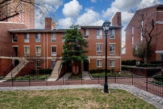 Building Photo - 35 Andrew Pl