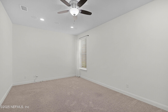 Building Photo - 128 Payasada Oaks Trail