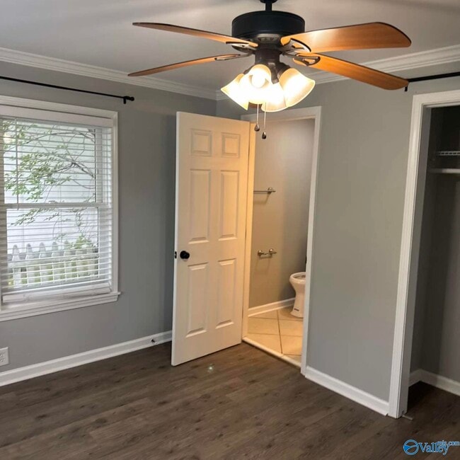 Building Photo - 1112 NE Wellman Ave