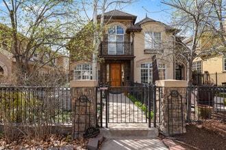 Building Photo - 535 Fillmore St