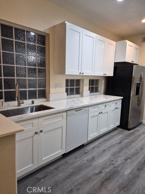 Building Photo - 20 Altezza