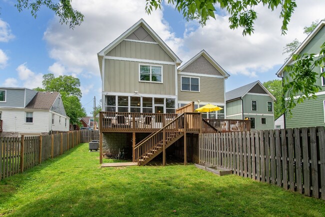 Building Photo - Urban Tranquility In Vibrant East Nashville