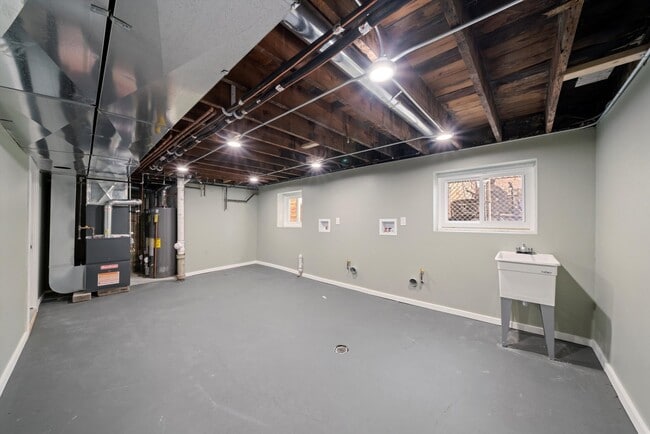 Building Photo - 7150 S Talman Ave