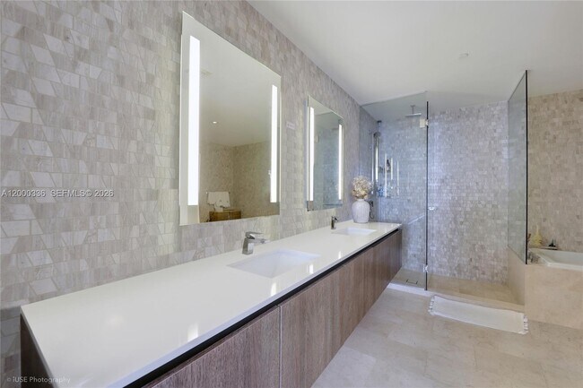 Building Photo - 88 SW 7th St