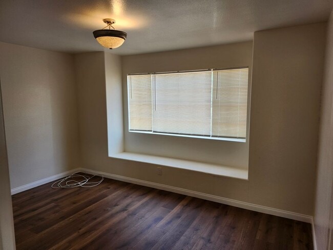 Building Photo - 2551 Kennedy Dr
