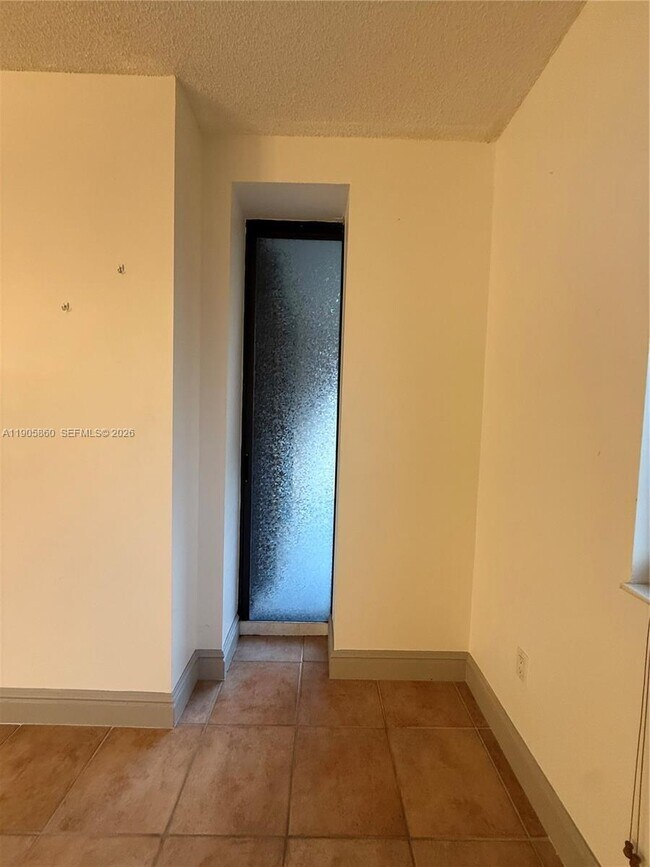 Building Photo - 540 Brickell Key Dr