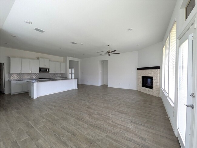 Building Photo - 14601 Little Water Dr