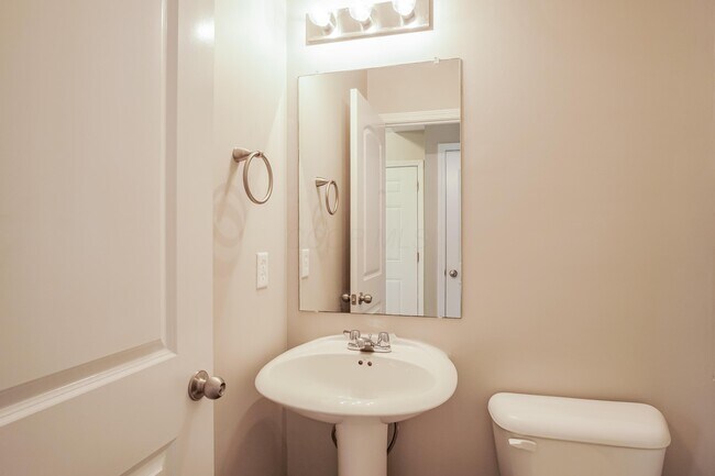 Building Photo - 2545 Bristlecone Ln