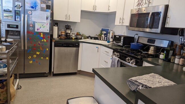 Kitchen - 33 Paloma Ave