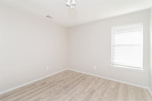 Building Photo - 733 Paisley Dr