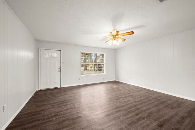 Building Photo - 3699 Piney Point Rd