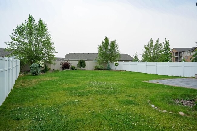 Building Photo - 2636 N Revette St