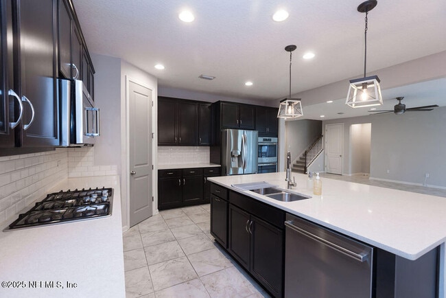 Building Photo - 154 Palisade Dr