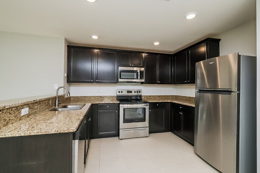 Building Photo - 8548 Silverbell Loop