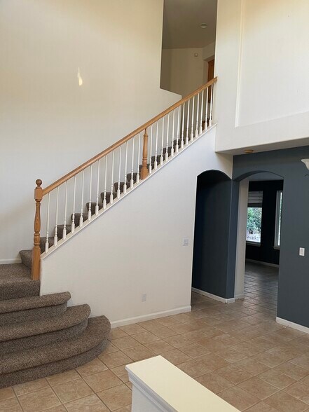 Building Photo - 2624 Yorkshire Dr