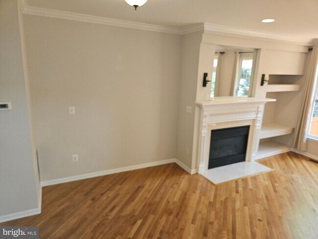 Building Photo - 9659 Athens Pl