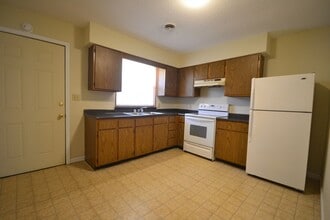 Building Photo - Greenfield Apartments