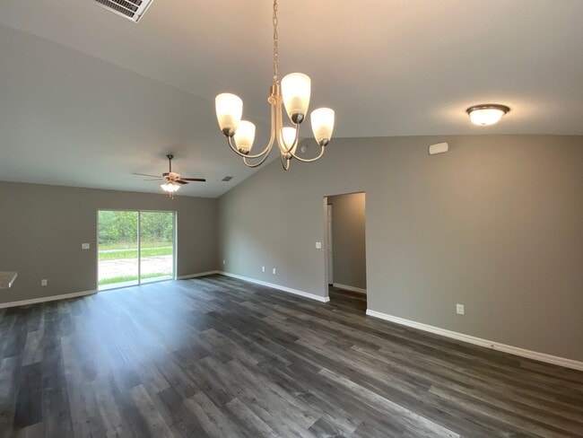 Building Photo - Beautiful Home in Marion Oaks- 3/2/2 **WON"T LAST**