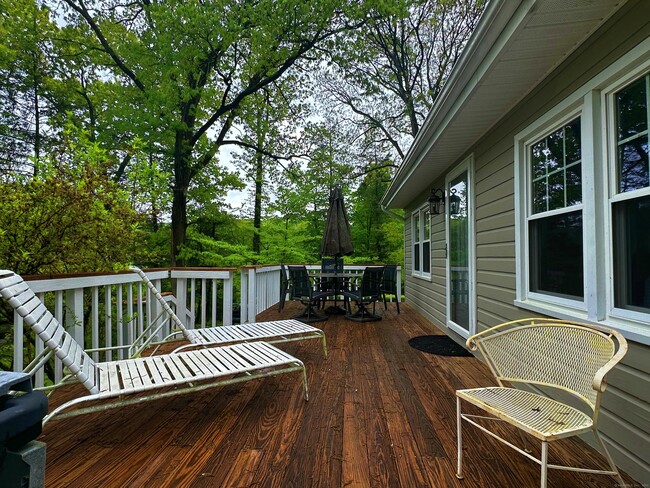 Building Photo - 18 Inglenook Dr